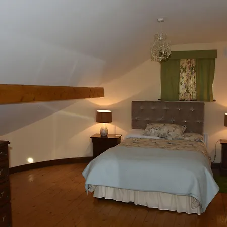 White Hill Oda ve Kahvaltı 3*